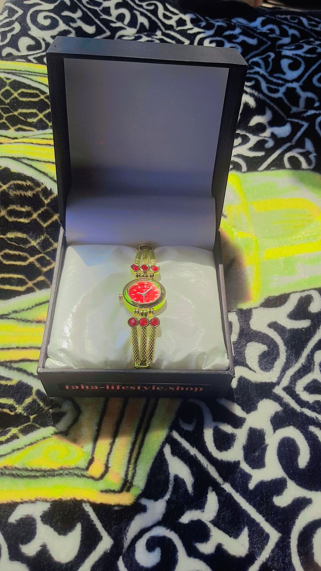 Elegant Ladies Fashion Watch